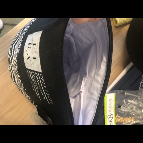 LIRA Makeup bag/ hand tote bag - Picture 3 of 3